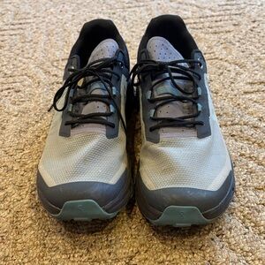 On Running Men's Gray and Navy Athletic Shoes